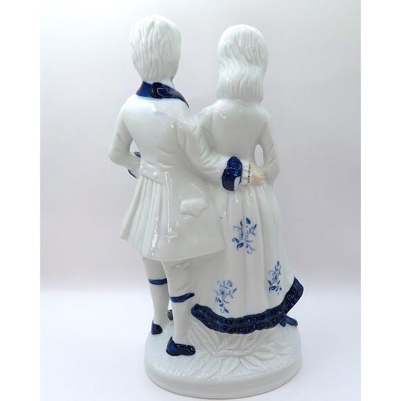 Vintage Porcelain Colonial Couple Figurine, Blue & White with Gold Trim 10" Tall - Picture 5 of 10